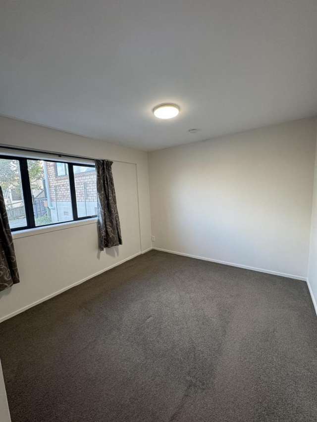 A/37 Tirohunga Drive Henderson_3