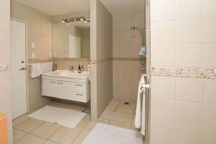 656a River Road Chartwell_13