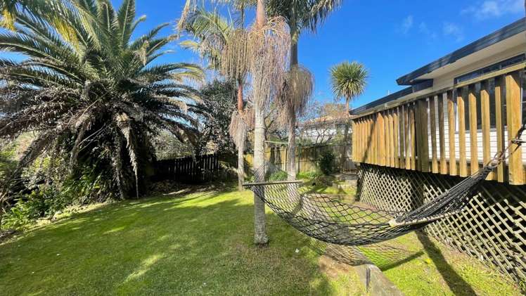 2/20 Greta Place Stanmore Bay_17