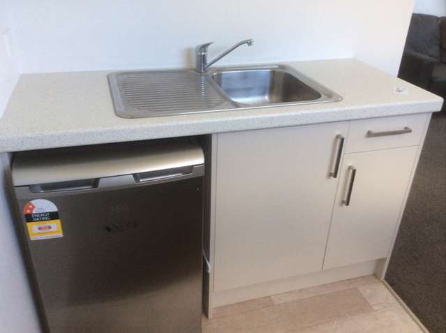 Room D/2/167 Knighton Road Hillcrest_3