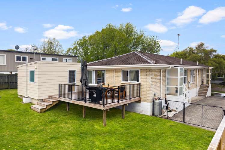 2/60 Chartwell Avenue Glenfield_3