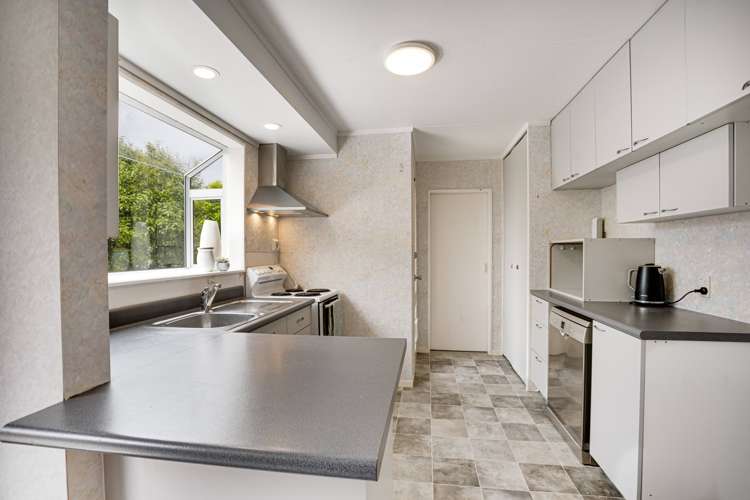 52 Parakai Street Paraparaumu_7