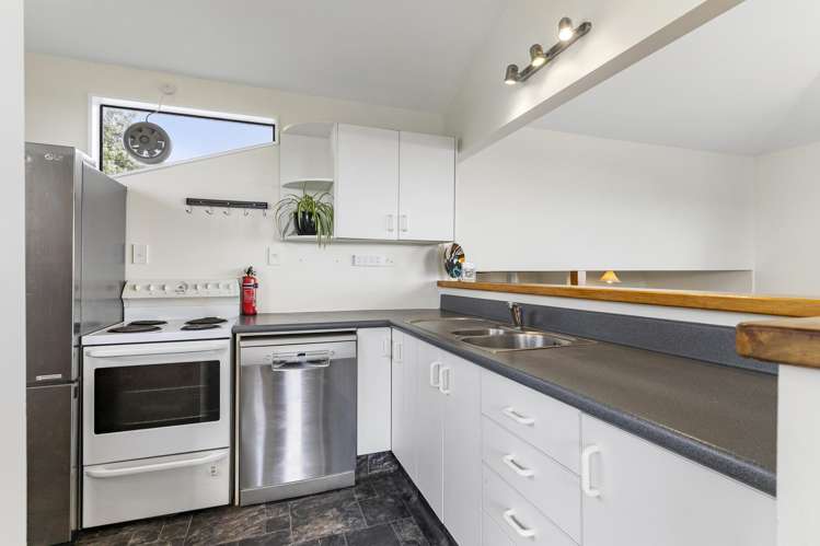 32 Hiwi Crescent Titahi Bay_6