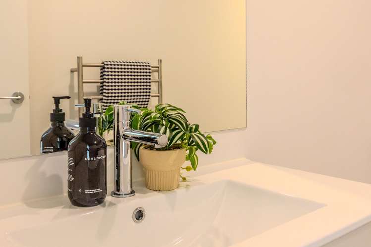 2/99 King Street Sydenham_33