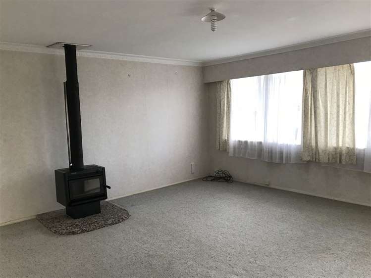 1/11 Sea Spray Drive Bucklands Beach_12