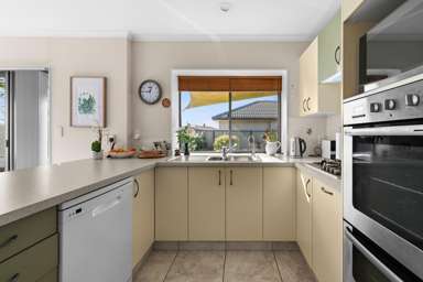 8 Rosehill Way_3