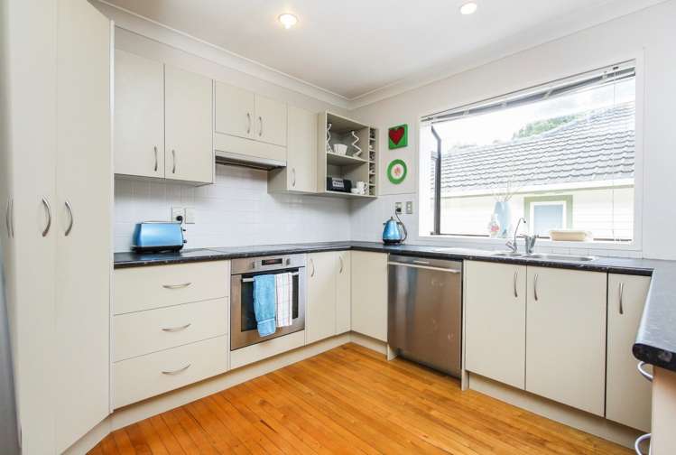 92 Woodlands Park Road Titirangi_11
