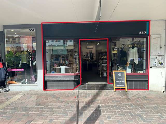 Prime retail leasing on Emerson