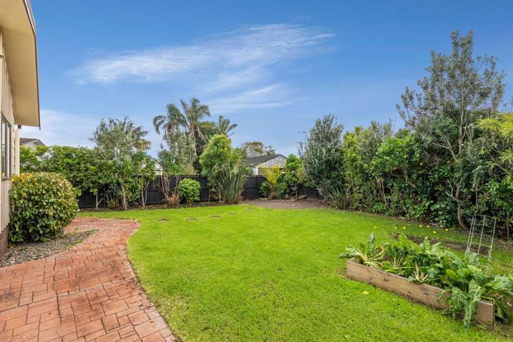 8 Chipping Dale Mangere Bridge_18