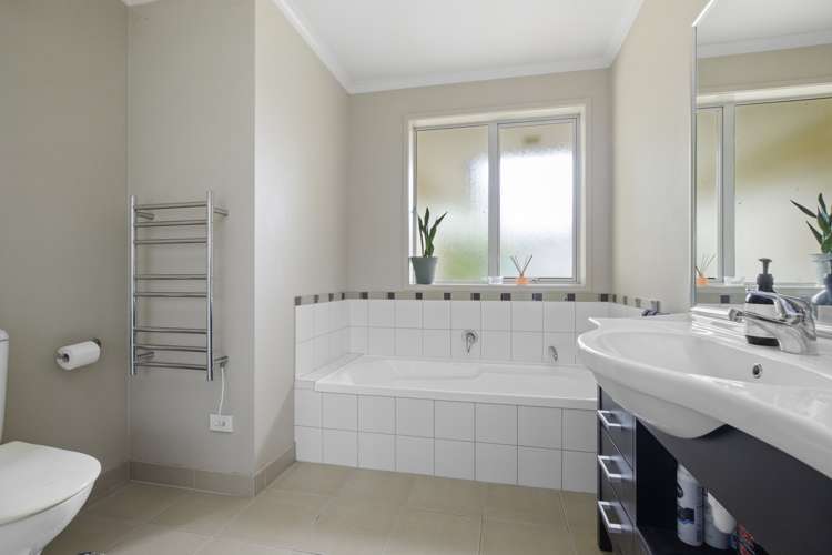 10 Ernest Shackleton Place Waiuku_9