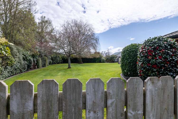 6 Shadbolt Drive Leamington_5