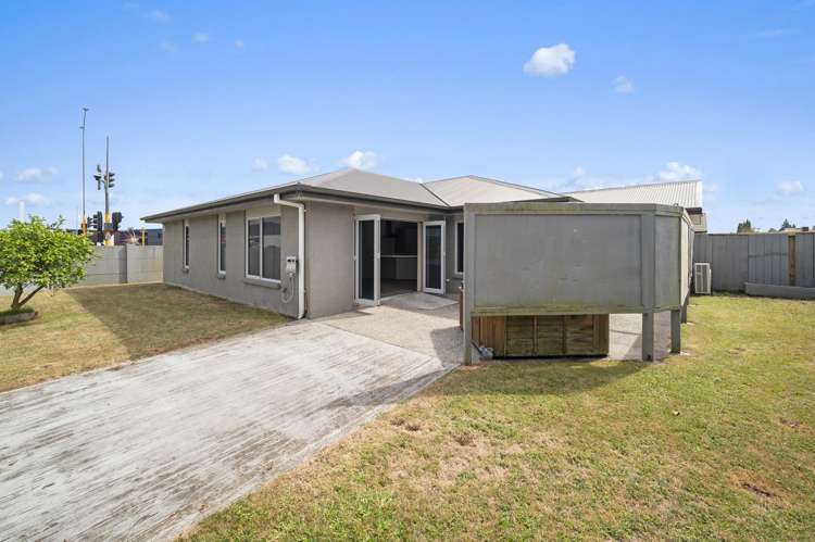8 Owhatiura Drive Lynmore_13