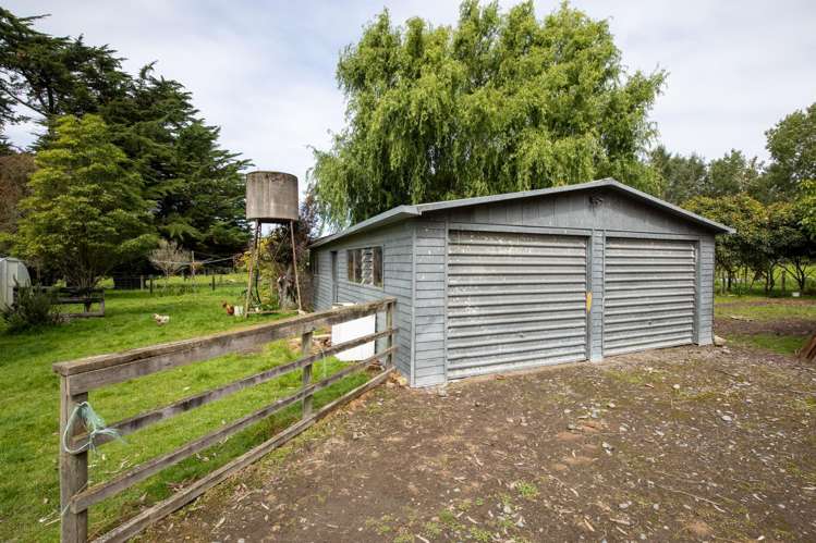 657 Domett Road Domett_21