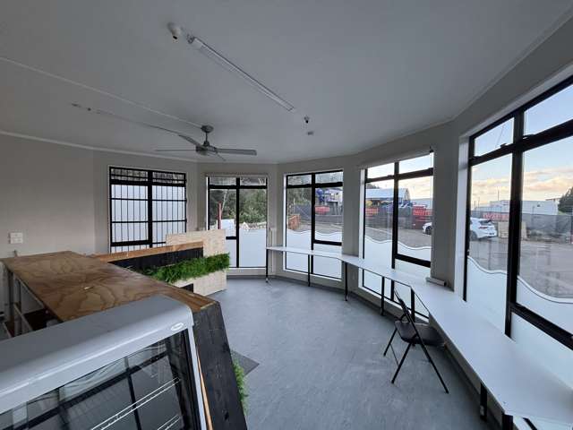 Unit 11, 10 Broken Hill Road Kenepuru_2