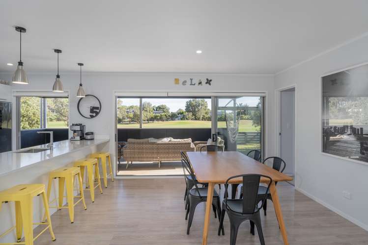 127 The Fairway Matarangi_15