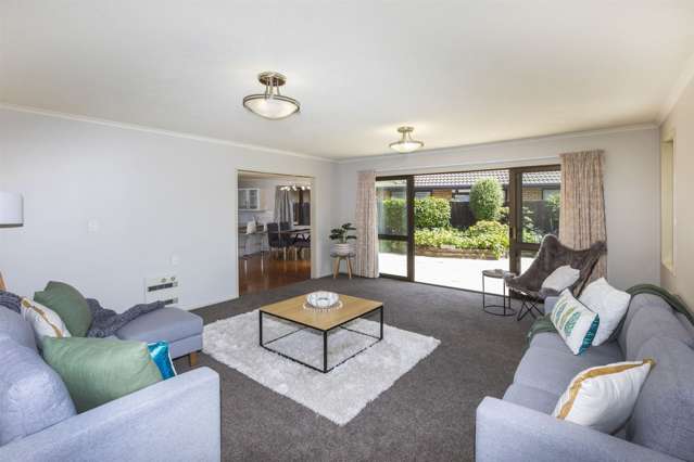 65 Lowry Avenue Redwood_4