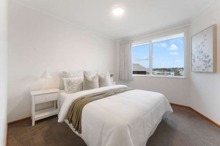 1/100 Bond Crescent Forrest Hill_13