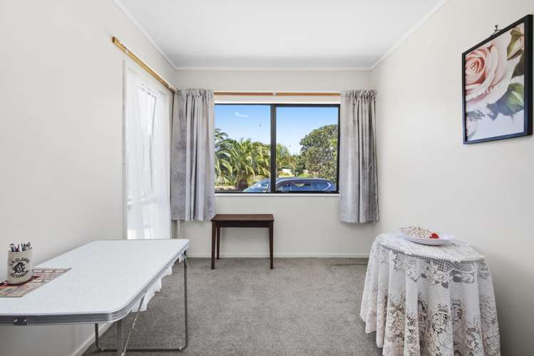 27 Kowhai Avenue Kaiaua_5