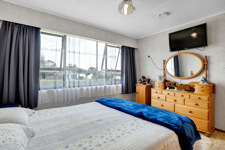 82 Blake Street Waitara_13