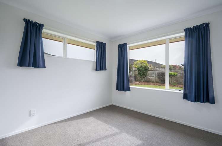 17 Covent Drive Stoke_12