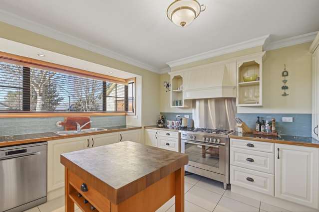 44 Millstream Drive Lincoln_1