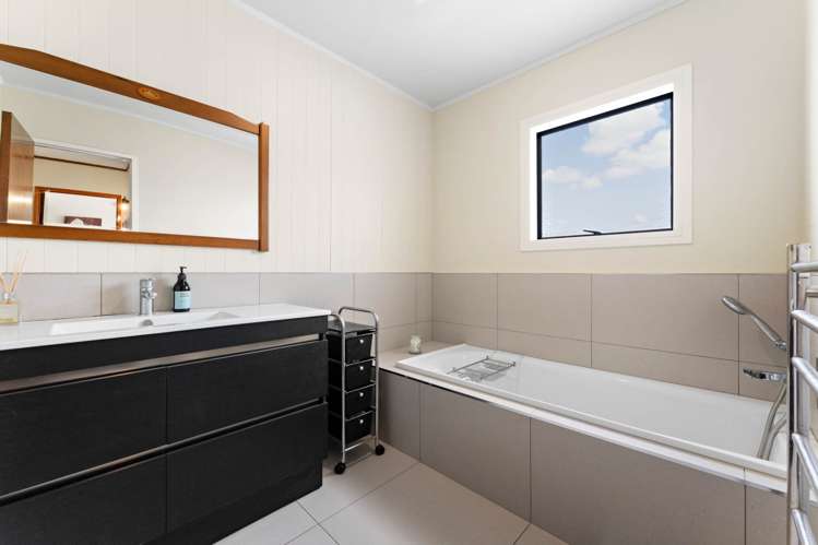 35 Fitzherbert Avenue West Harbour_14