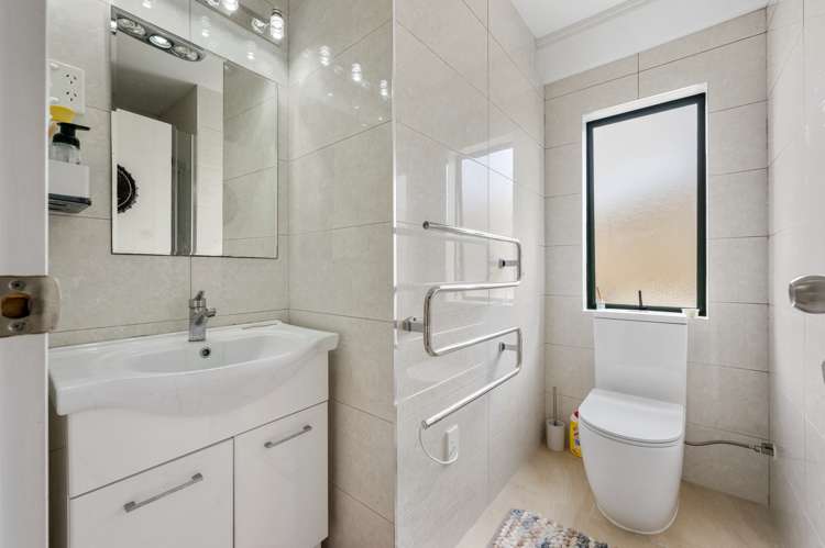 52a Roberts Road Te Atatu South_13