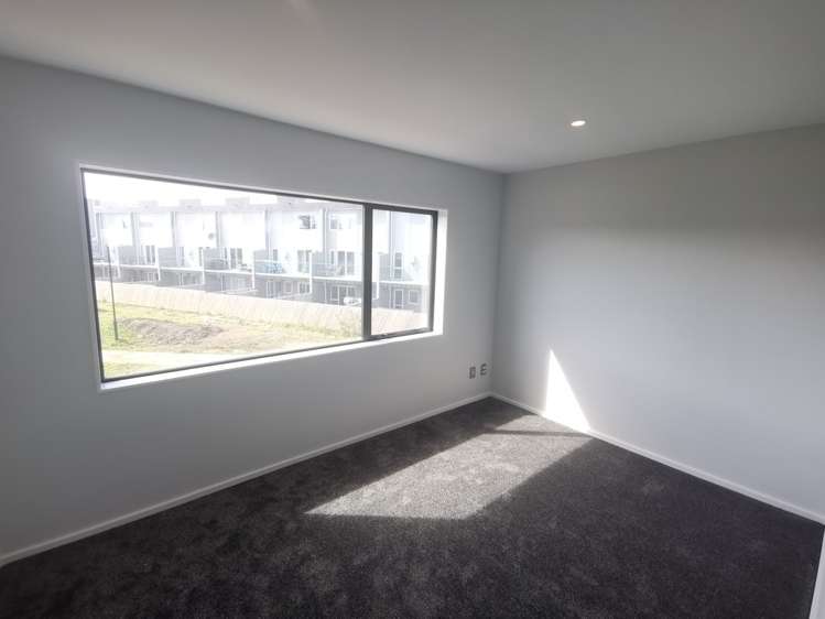 64 Bordeaux Parade Te Atatu South_14