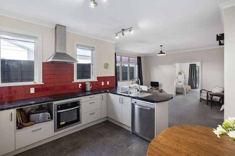 79 Linton Street West End_6