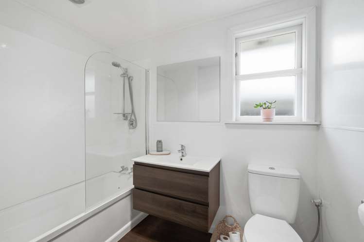 8 Dufek Crescent Wigram_14