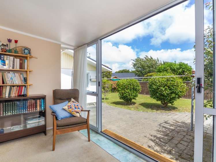 11 Shanly Street Brown Owl_12