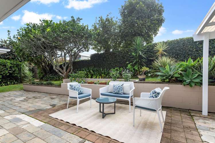 11 Seymour Road Mellons Bay_28