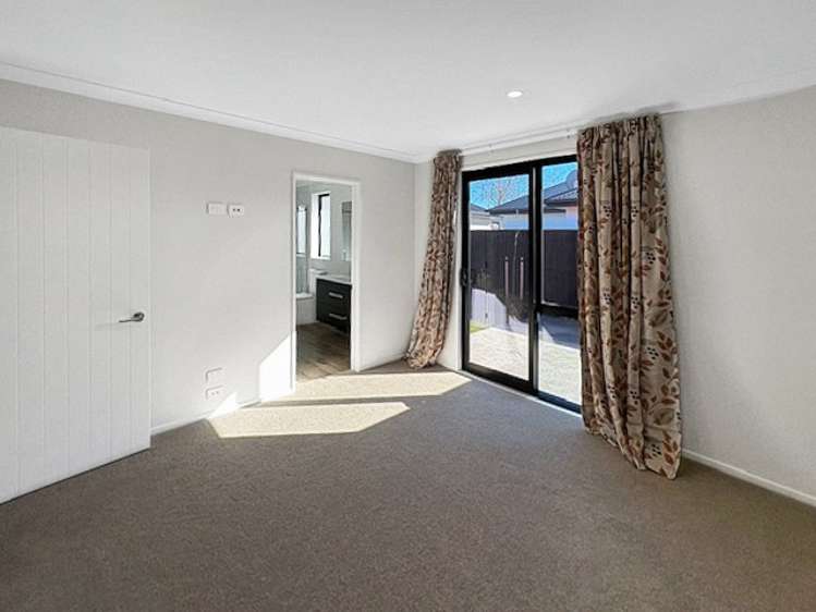 45 Charles Upham Drive 11353_6