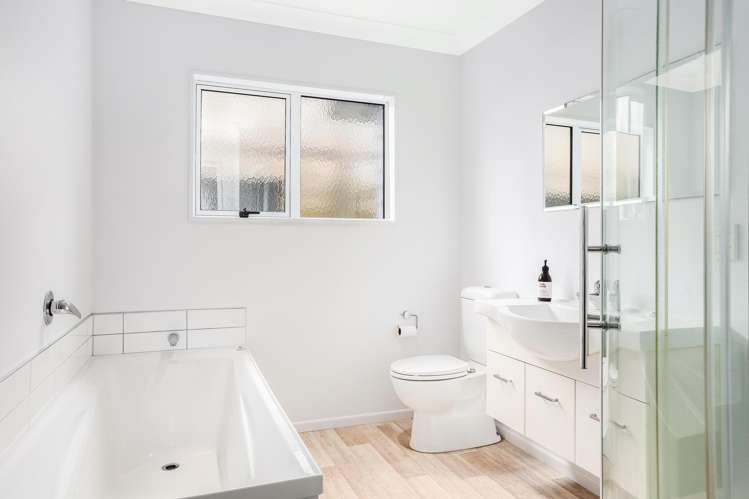 4 Moonsail Drive Whitby_16