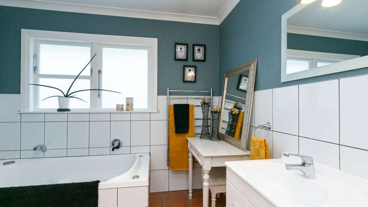 327 Main Road Tawa_12