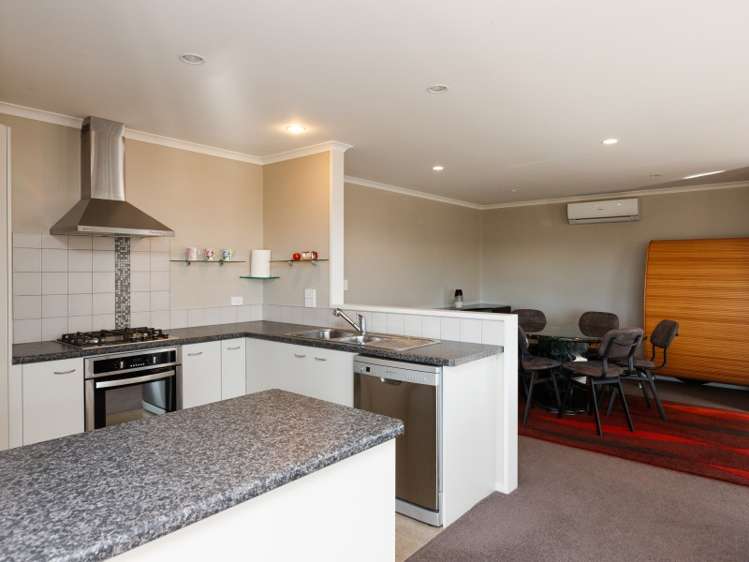 176 Pacific Drive Fitzherbert_21