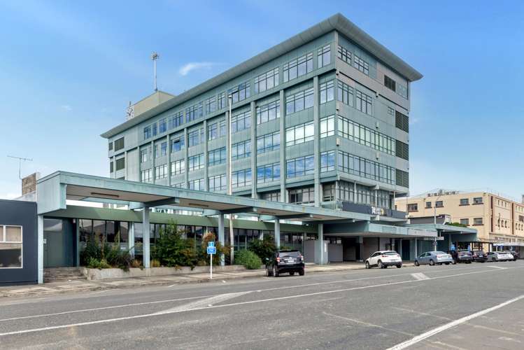 74 Grey Street Gisborne Central_14