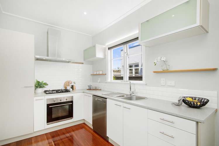 10A Marina Grove Hutt Central_6