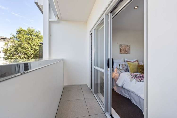 D6/60 Masons Road Oteha_16