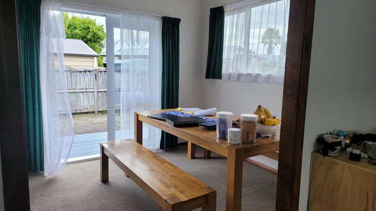 12 Bains Avenue Hamilton East_7