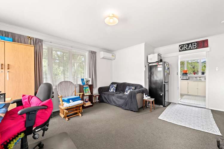 Flat 1 & Flat 2/1123 Fergusson Drive Clouston Park_5