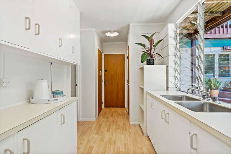 7 Helvetia Drive Browns Bay_18