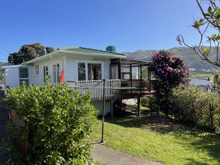 3 Roberts Street Tawa_21