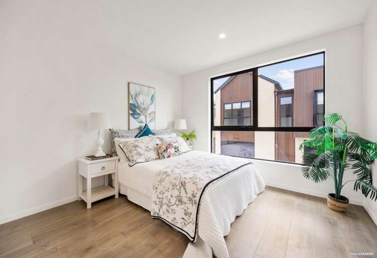 11D Rene Place Sunnyhills_9