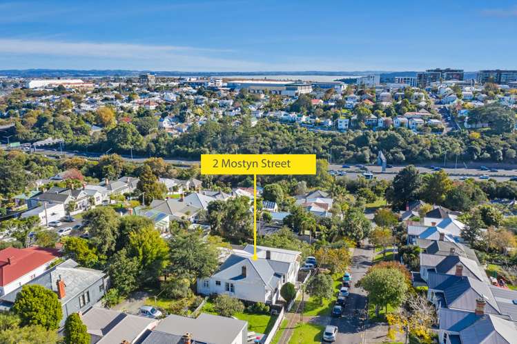 2 Mostyn Street Kingsland_16