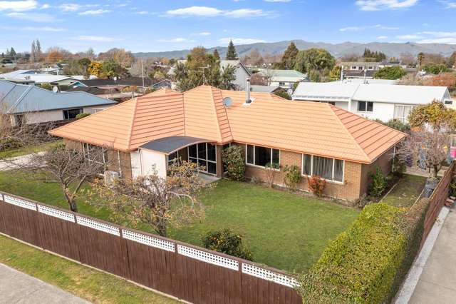 Springlands Family Gem