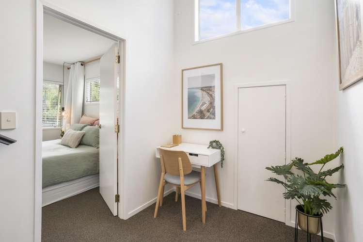 2/96 Beach Road Castor Bay_11