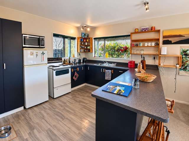 24 Pauareka Road Haast_4