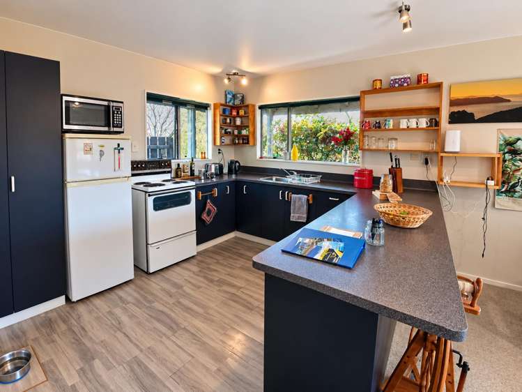 24 Pauareka Road Haast_4