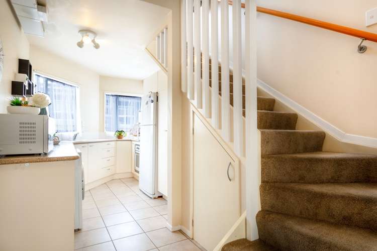 2/89 Portage Road New Lynn_6